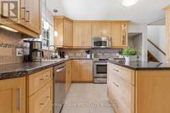 37 SPRUCESIDE CRESCENT | Fonthill Ontario | Slide Image Eight