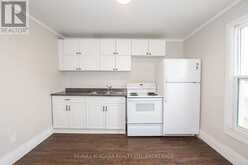 4 MANCHESTER AVENUE | St. Catharines Ontario | Slide Image Nine