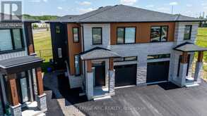 7392 SPLENDOUR DRIVE | Niagara Falls Ontario | Slide Image One