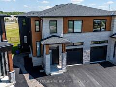 7392 SPLENDOUR DRIVE Niagara Falls Ontario, L2H 3V7