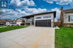 33 WEST FARMINGTON DRIVE | St. Catharines Ontario | Slide Image Two