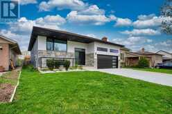 33 WEST FARMINGTON DRIVE | St. Catharines Ontario | Slide Image Three