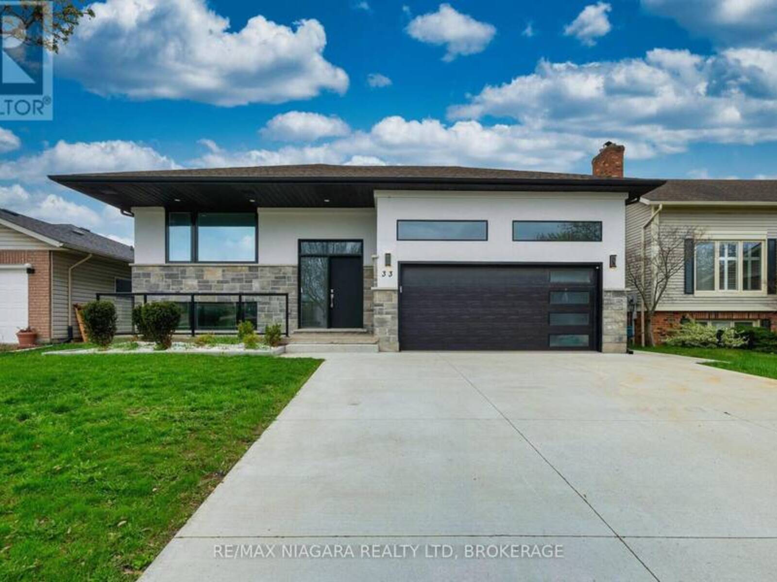 33 WEST FARMINGTON DRIVE, St. Catharines, Ontario L2S 3S3