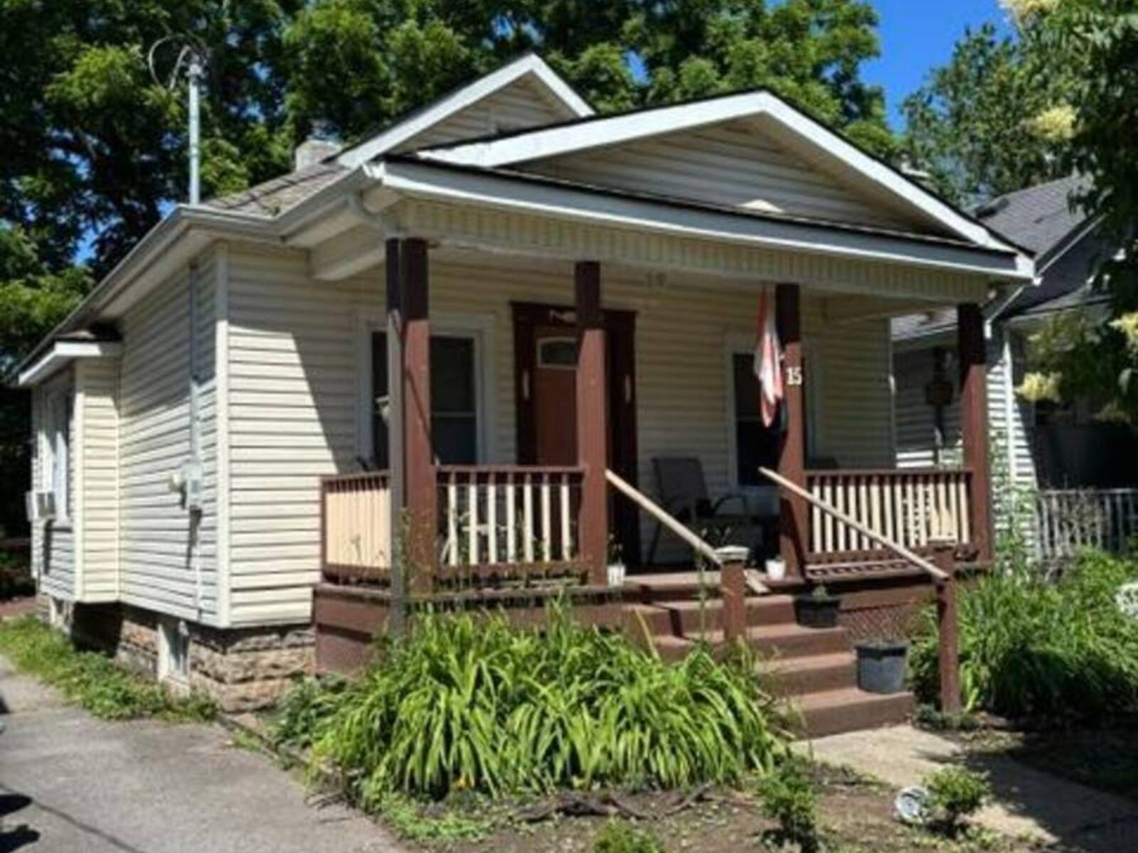 15 RODMAN STREET, St. Catharines, Ontario L2R 5C9