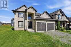 2476 COLANGELO DRIVE | Niagara Falls Ontario | Slide Image Three