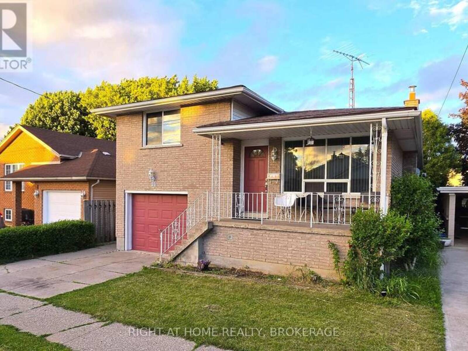 20 AUGUSTA AVENUE, St. Catharines, Ontario L2M 5R2