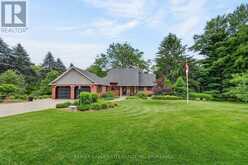 656 MEMORIAL DRIVE | Pelham Ontario | Slide Image Three