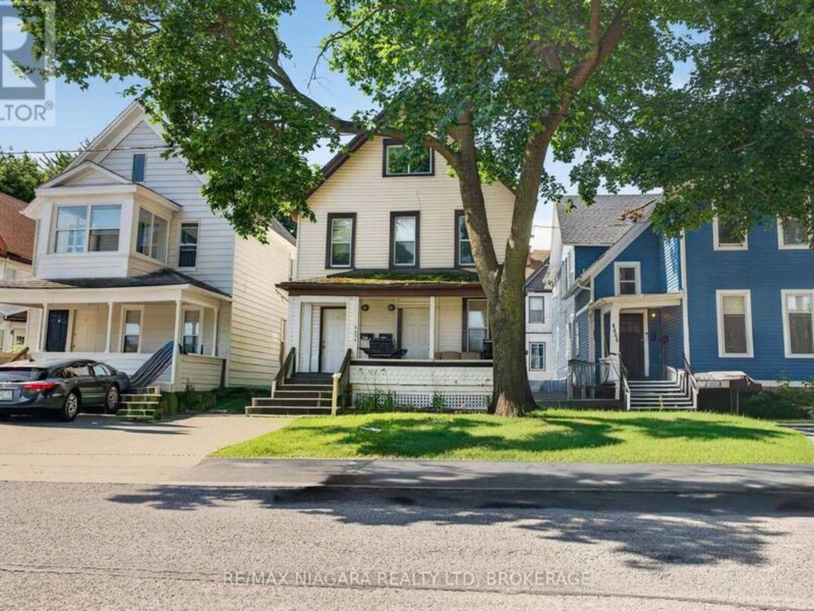 4454 HURON STREET, Niagara Falls, Ontario L2E 2H2