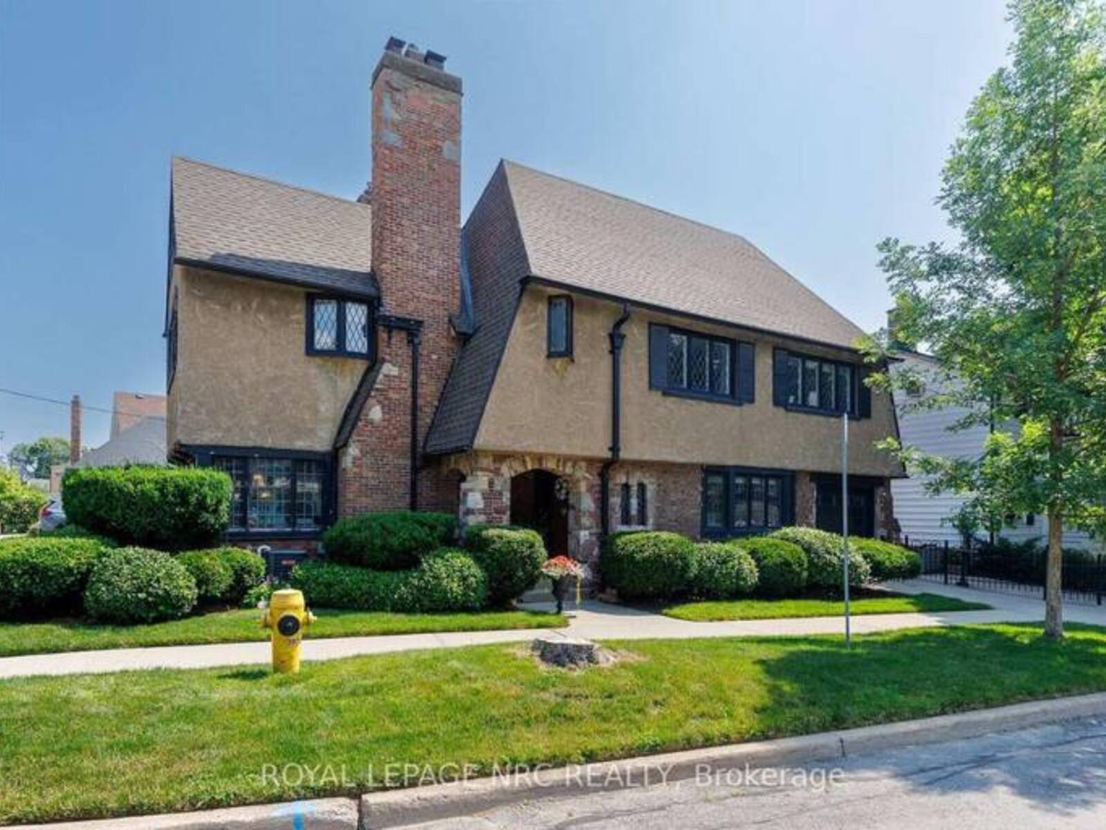 52 YATES STREET, St. Catharines, Ontario L2R 5R5