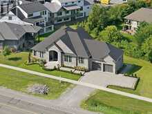 18 FOUR MILE CREEK ROAD | Niagara-on-the-Lake Ontario | Slide Image Two