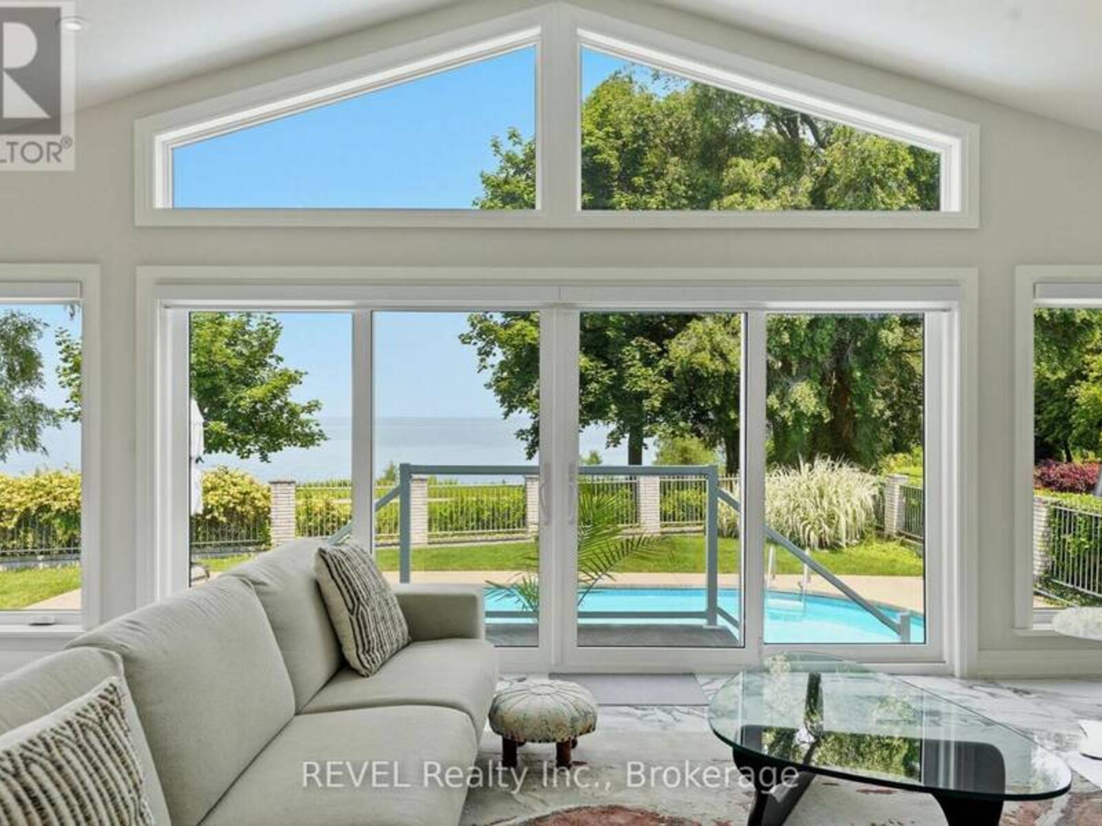 53 BEACHVIEW DRIVE, St. Catharines, Ontario L2N 3W4