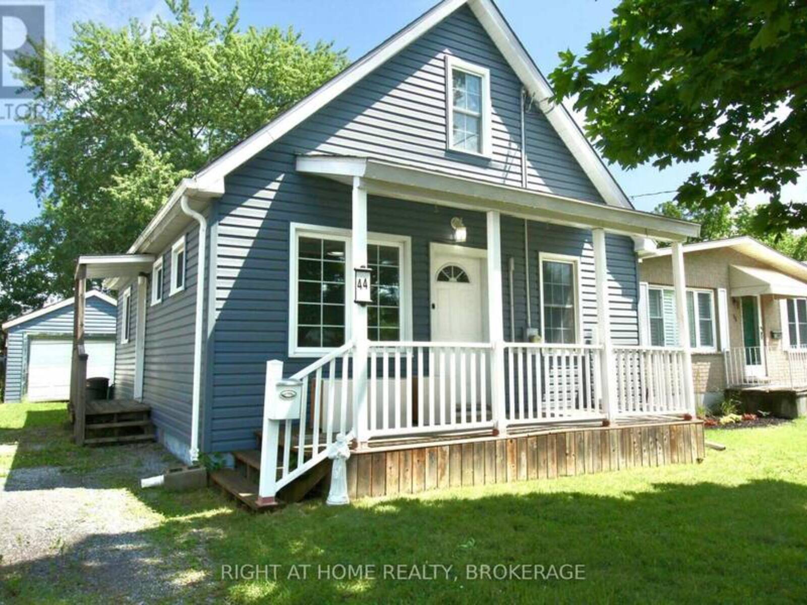 44 CUMMING STREET, St. Catharines, Ontario L2S 1H9