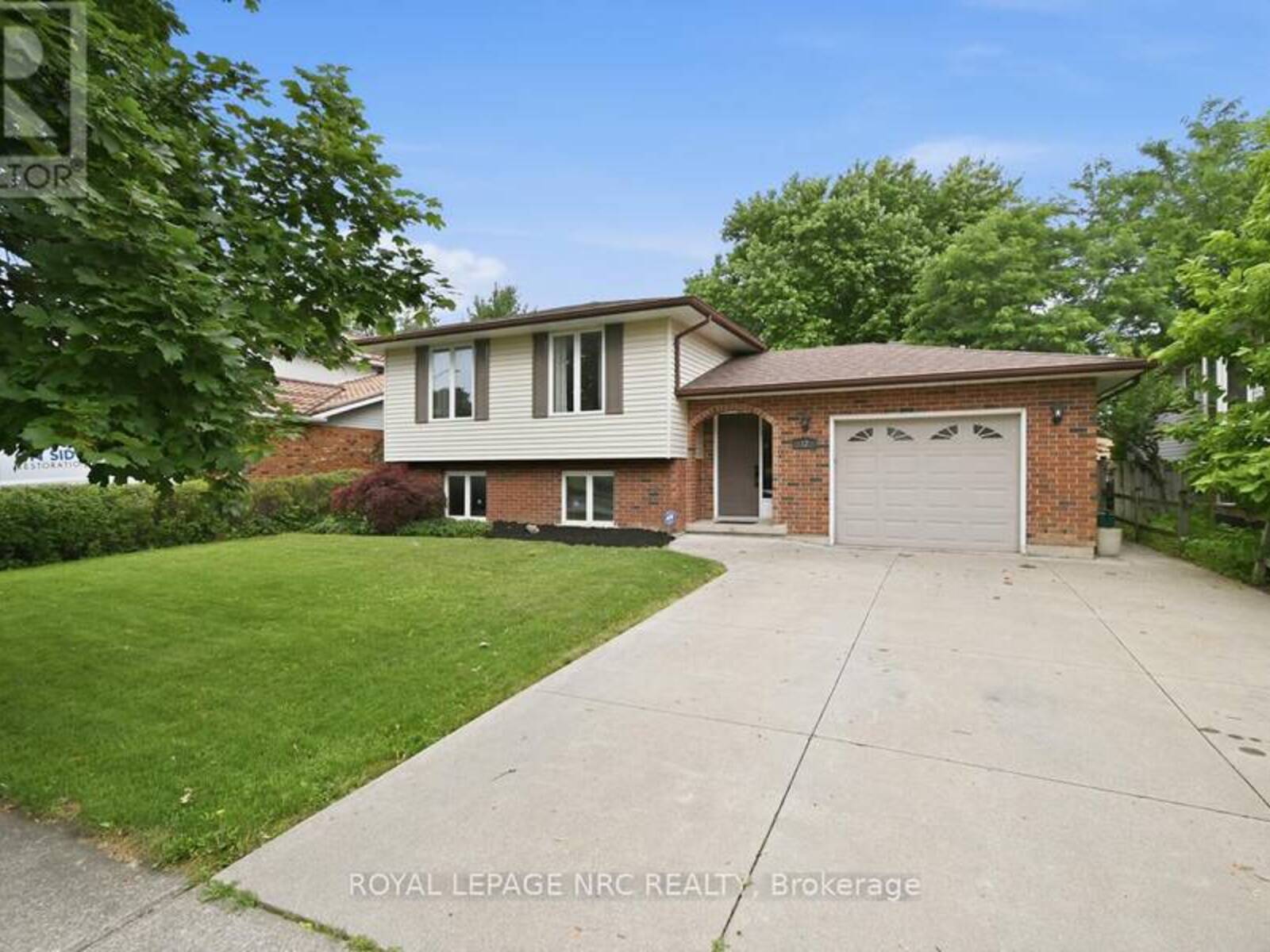 12 HARVEST OAK DRIVE, St. Catharines, Ontario L2S 3H5