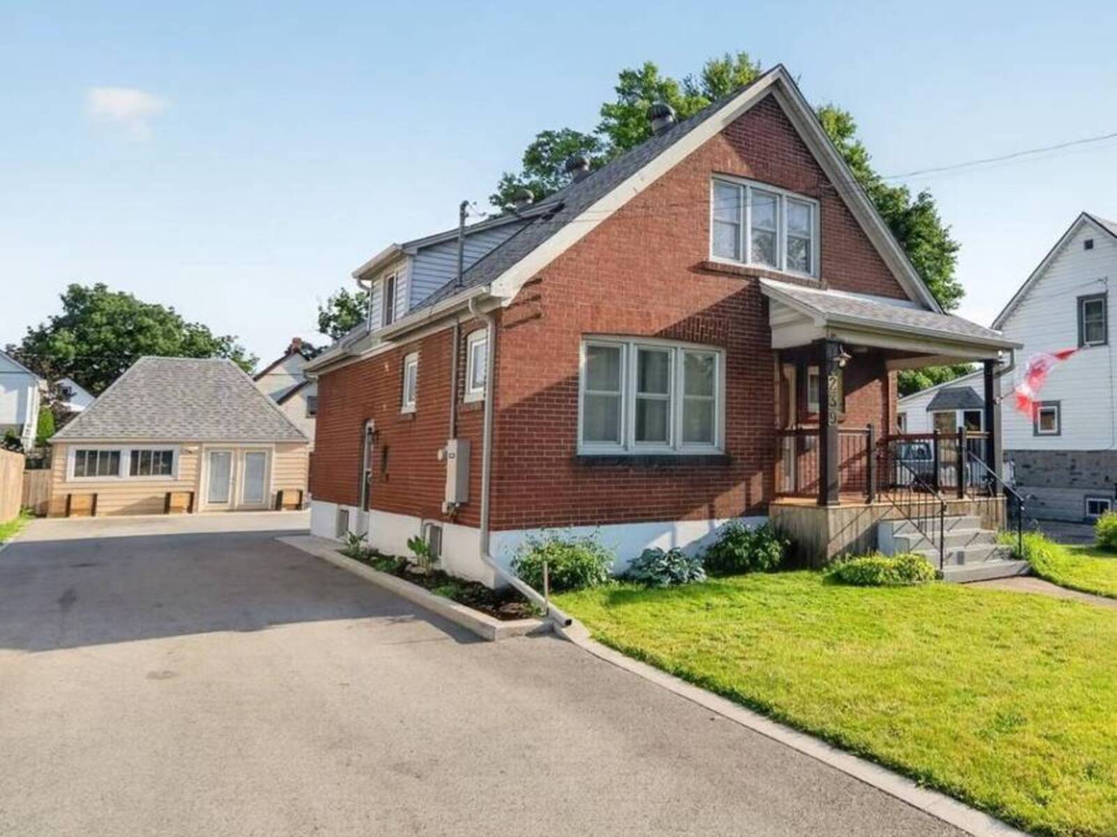 239 PHIPPS STREET, Fort Erie, Ontario L2A 2V4