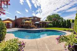 8238 LEXINGTON COURT | Niagara Falls Ontario | Slide Image Two