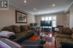 8238 LEXINGTON COURT | Niagara Falls Ontario | Slide Image Four