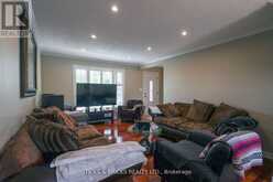 8238 LEXINGTON COURT | Niagara Falls Ontario | Slide Image Five