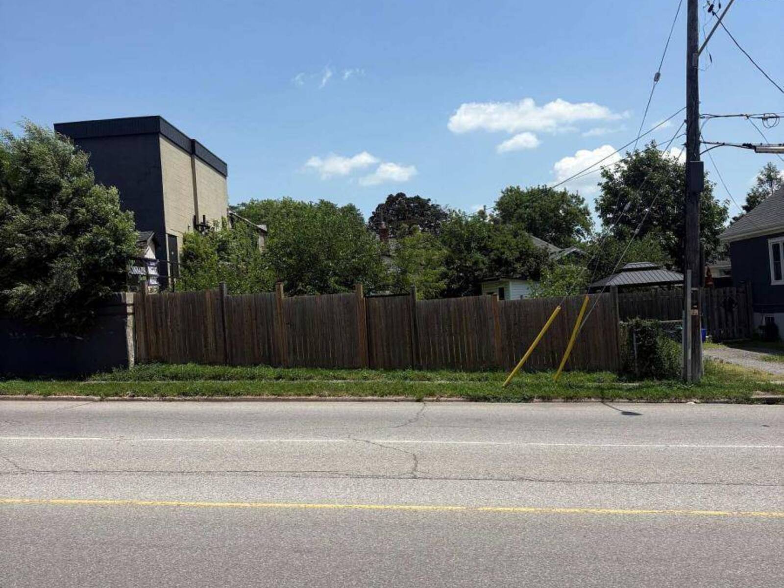 236 WESTCHESTER CRESCENT, St. Catharines, Ontario L2P 2V8