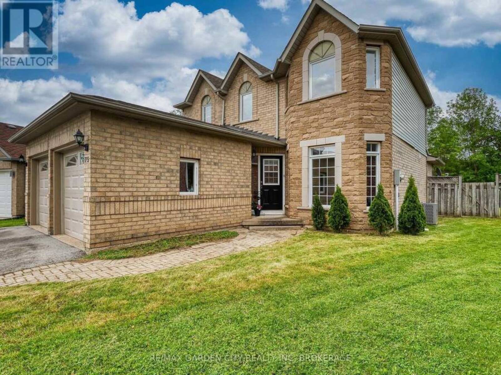 75 JACKSON COURT E, Welland, Ontario L3C 7G4