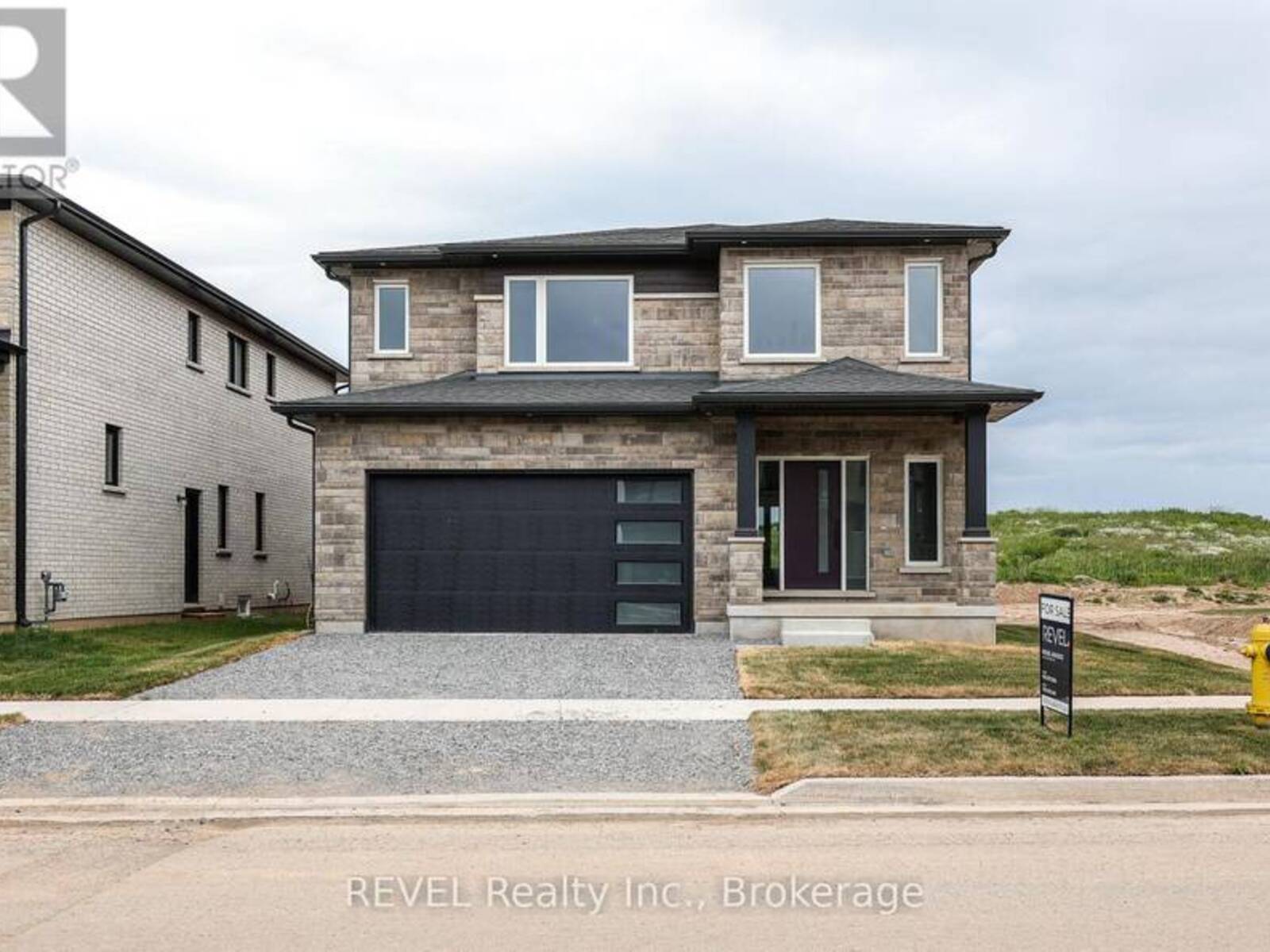 111 ACACIA ROAD, Fonthill, Ontario L0S 1E6