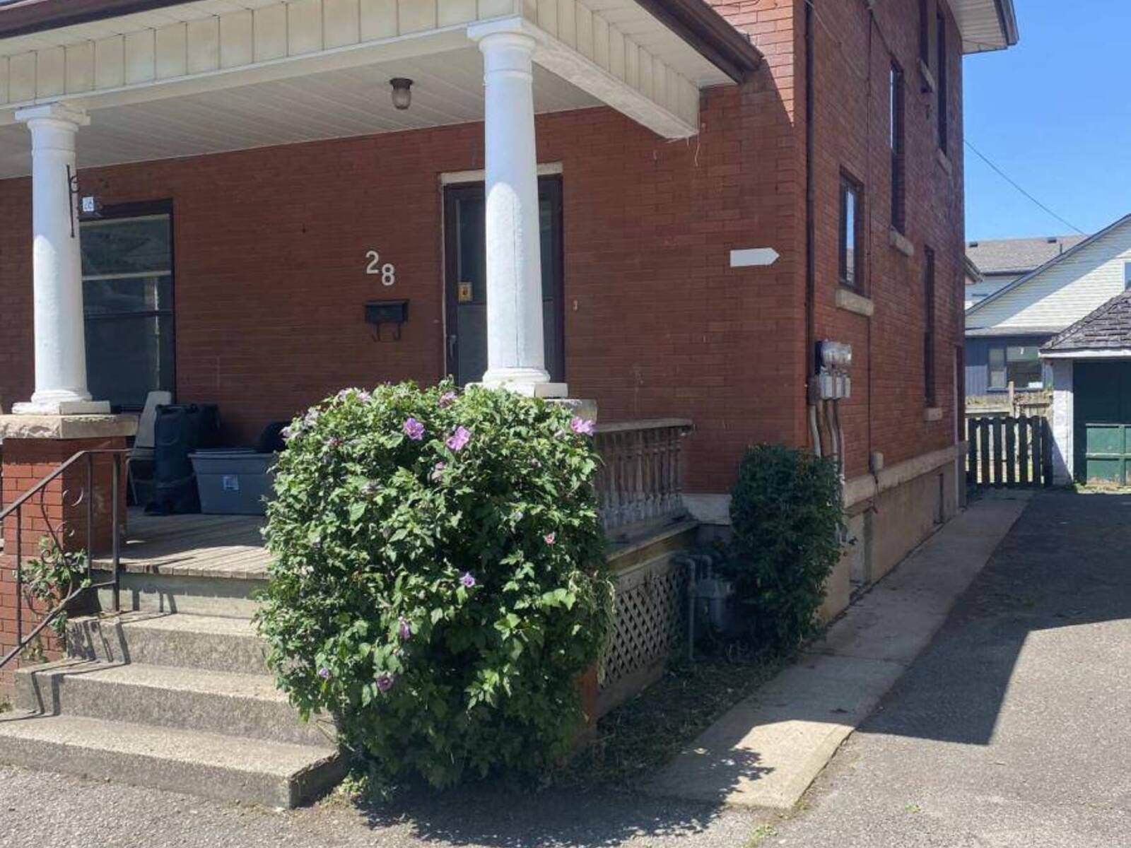 28 GROVE STREET, Welland, Ontario L3B 4B4