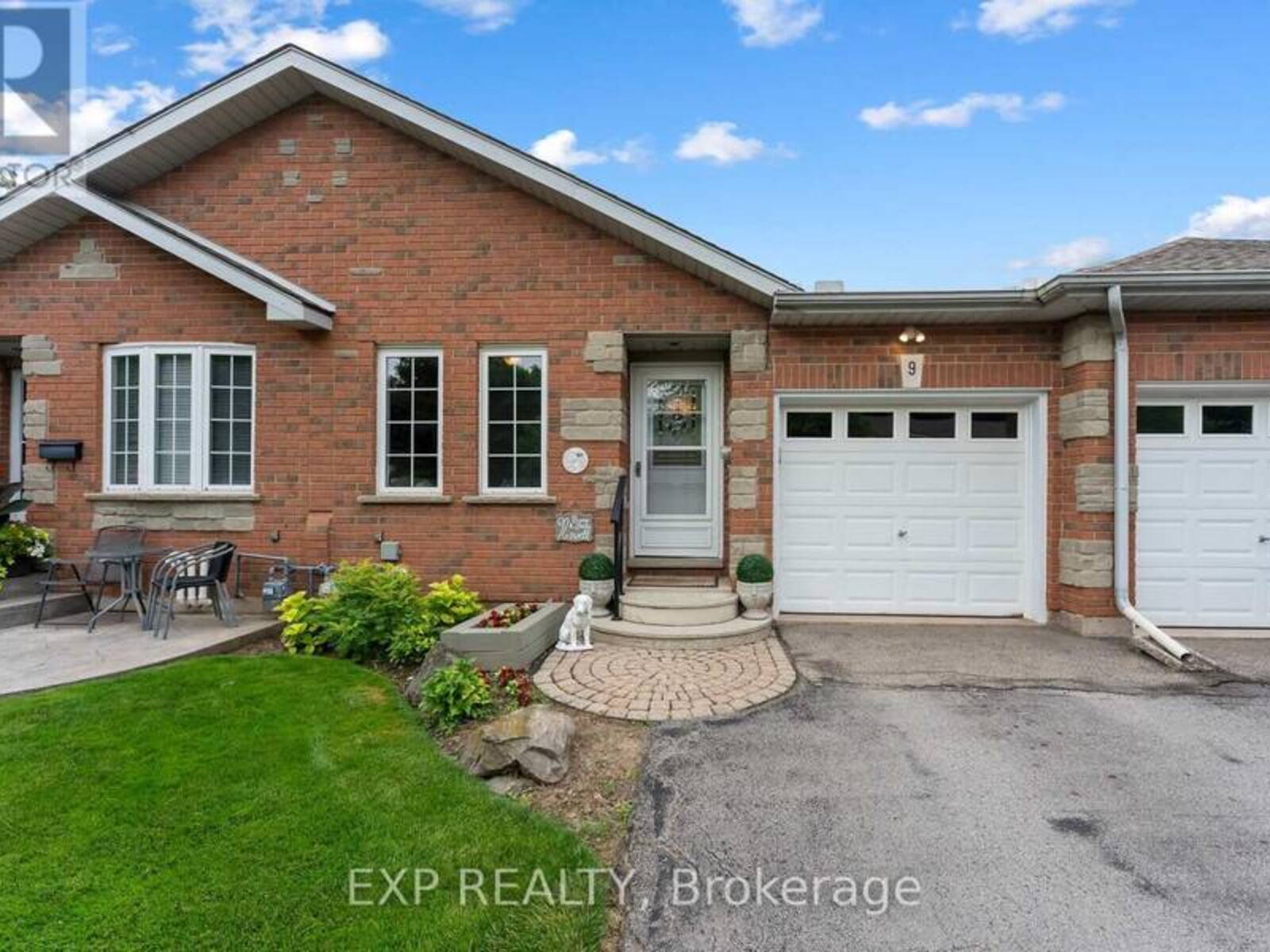 9 KINSMAN COURT S, Fonthill, Ontario L0S 1E3