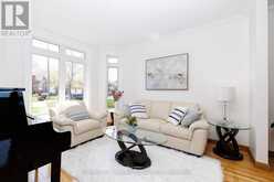 6 JACOB'S LANDING | Grimsby Ontario | Slide Image Seven