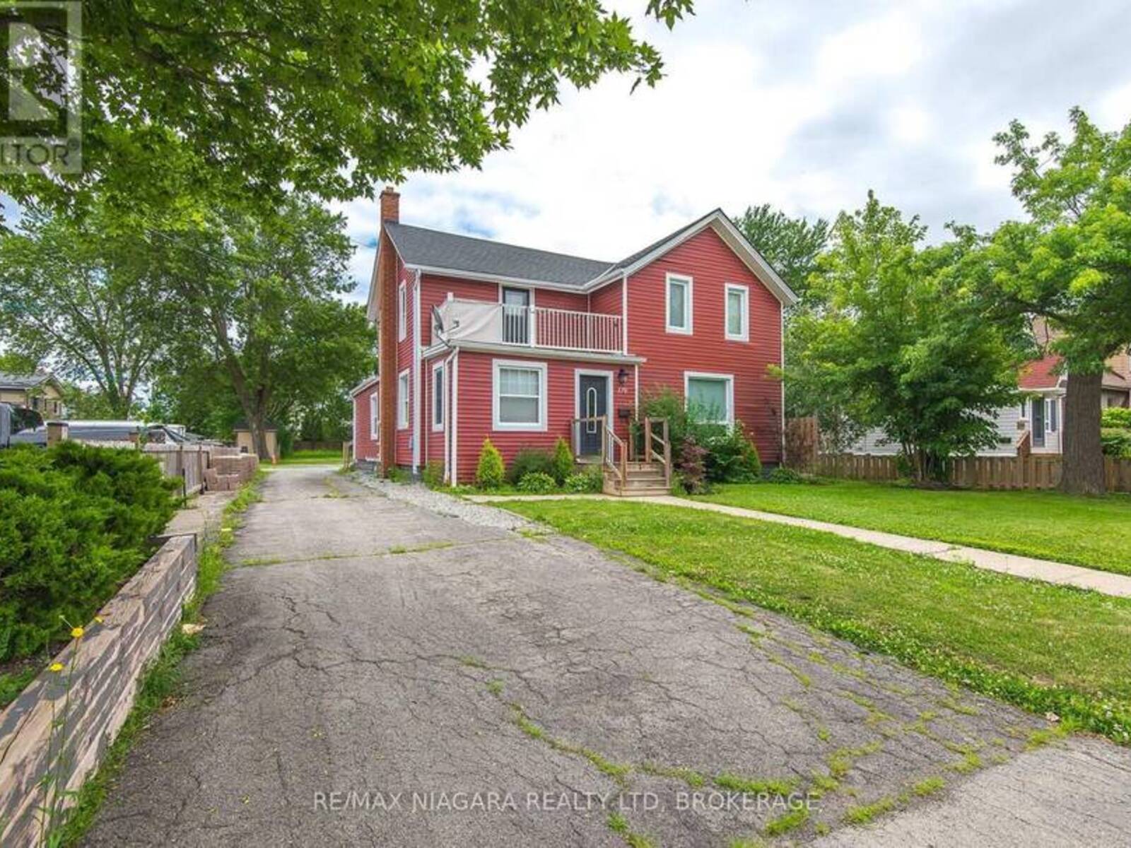 170 HELLEMS AVENUE E, Welland, Ontario L3B 3B4