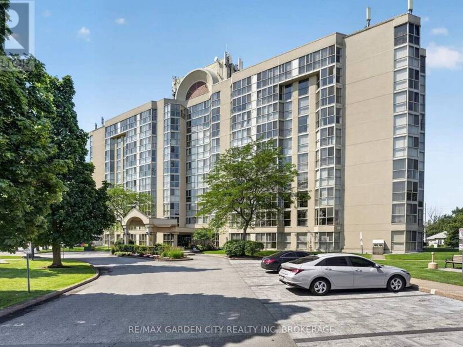 704 - 162 MARTINDALE ROAD, St. Catharines, Ontario L2S 3S4