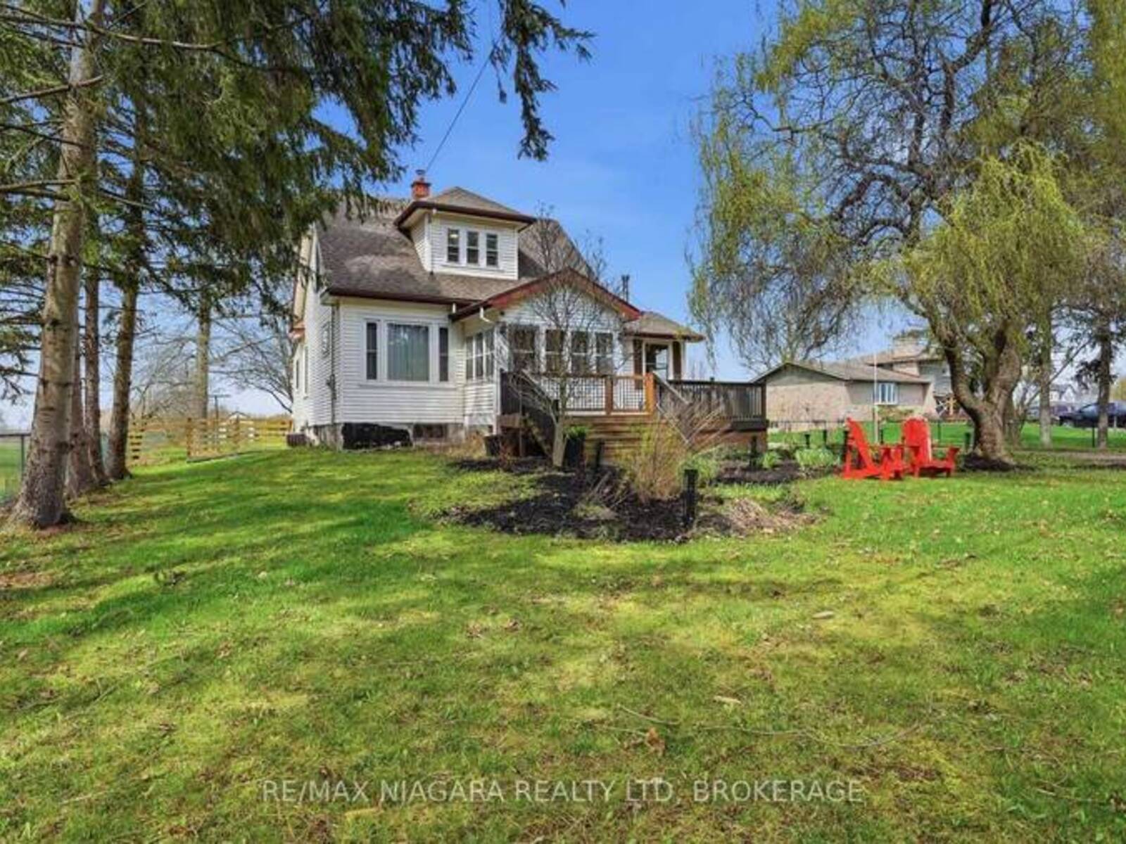 106 COLBORNE STREET, Welland, Ontario L3B 3P1