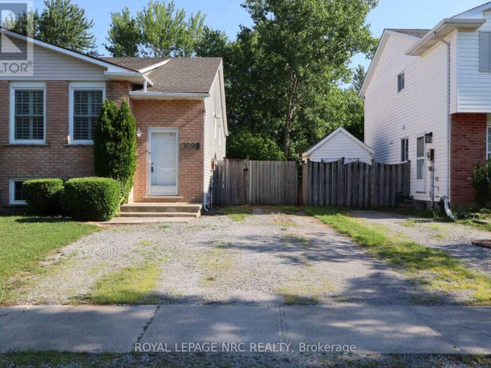 7689 TRACKVIEW STREET, Niagara Falls, Ontario L2H 2Z6