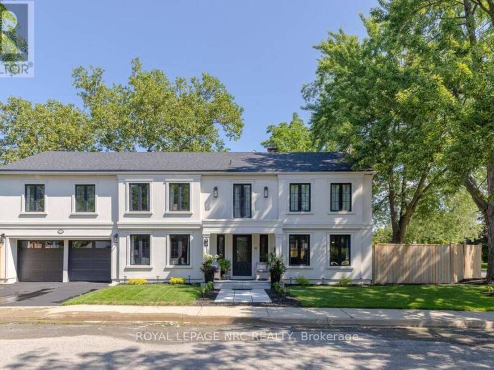 15 WYCHWOOD ROAD, St. Catharines, Ontario L2R 3S1