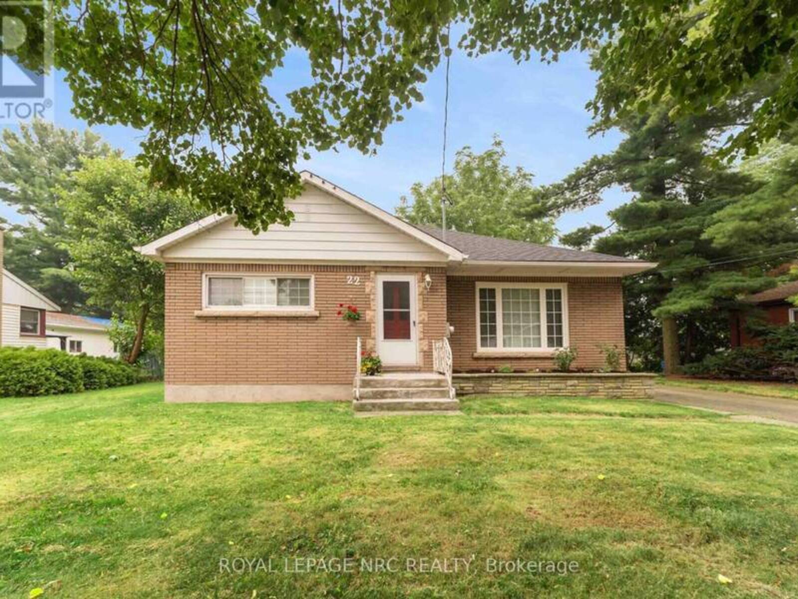 22 DUNBLANE AVENUE, St. Catharines, Ontario L2M 3Z7