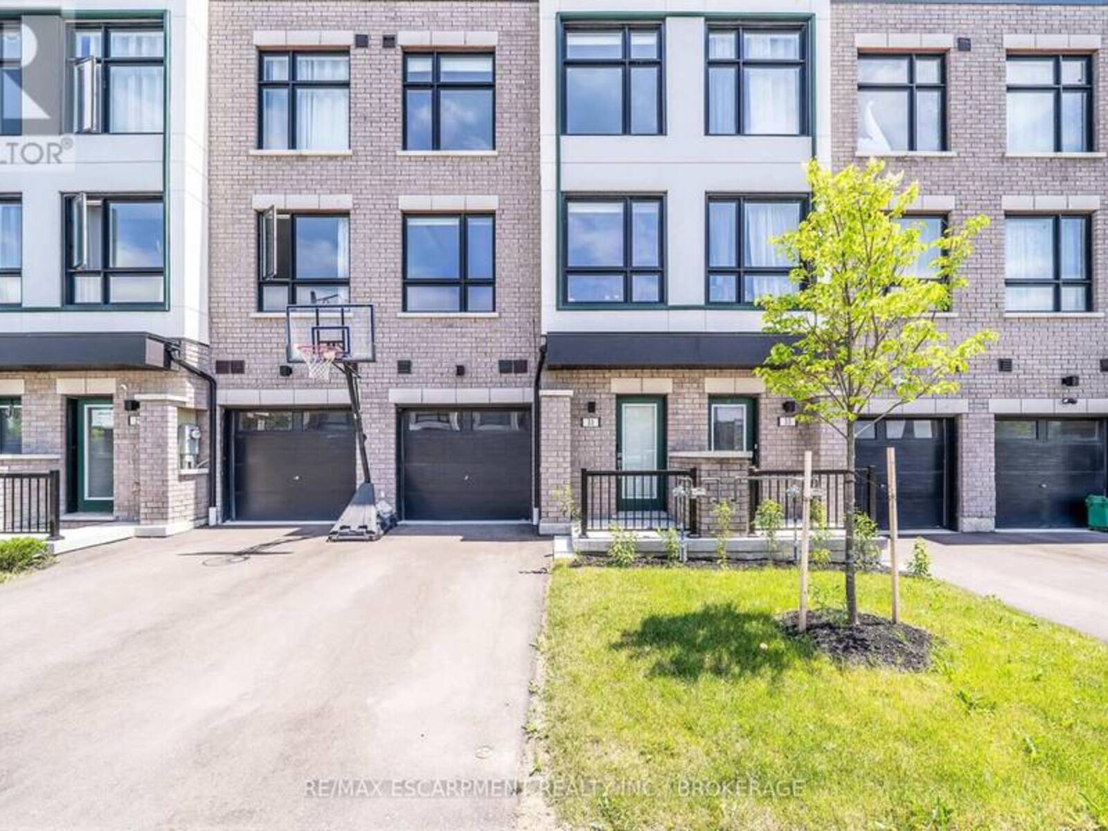 31 PEGLER STREET, Ajax, Ontario L1S 7M3