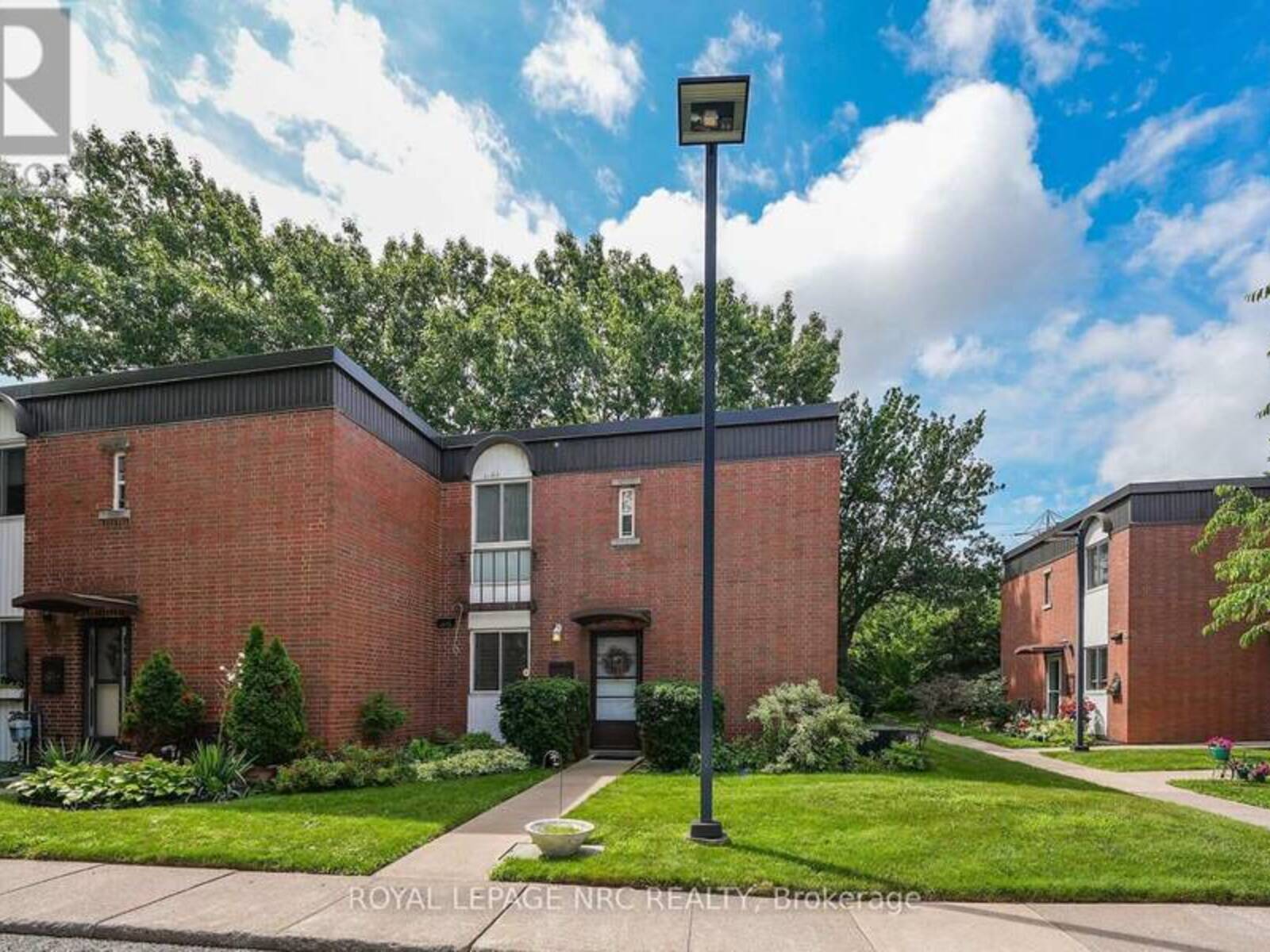 62 - 6453 COLBORNE STREET, Niagara Falls, Ontario L2J 1E7
