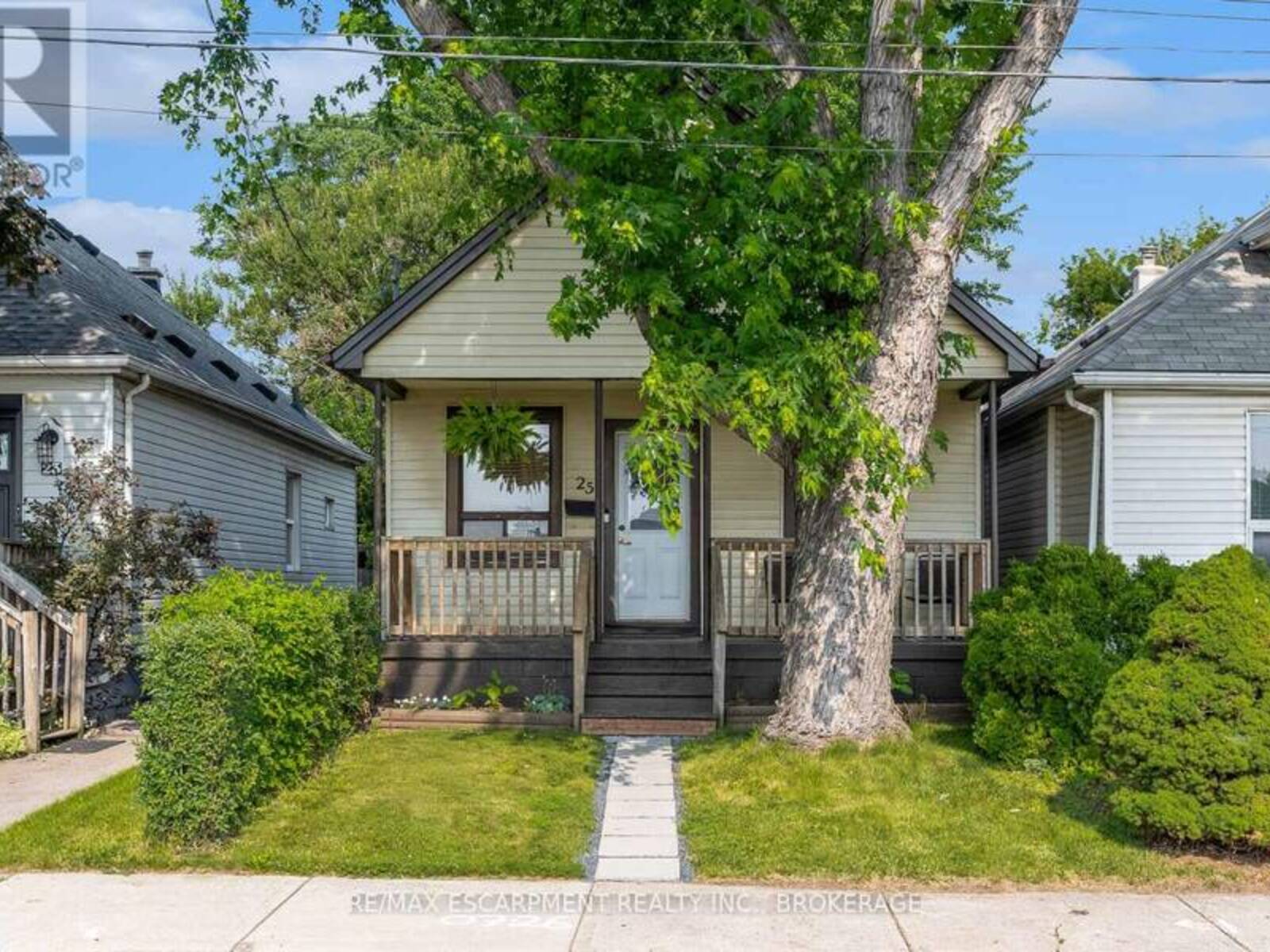 25 MCKINSTRY STREET, Hamilton, Ontario L8L 6C2