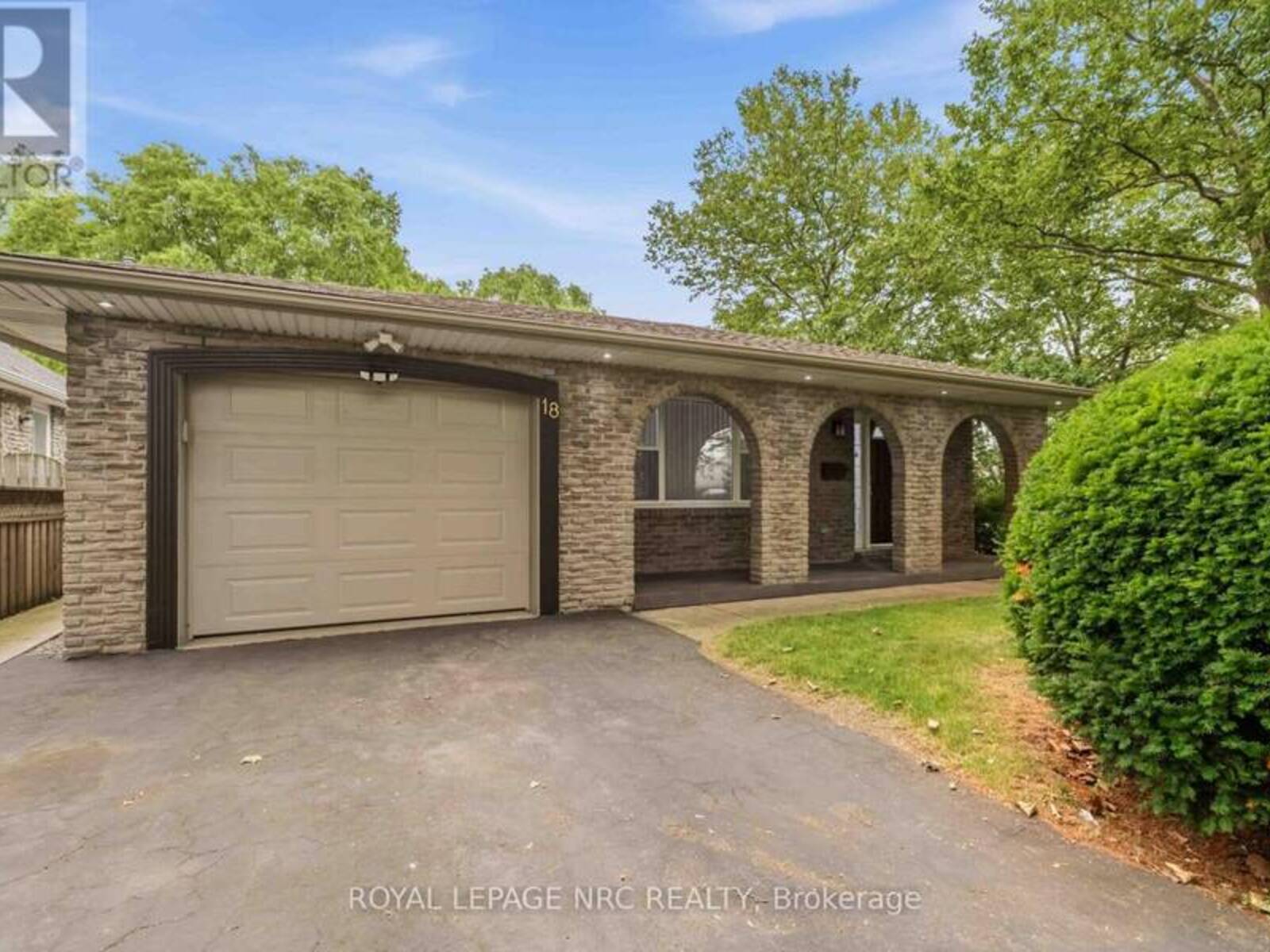 18 OCTOBER DRIVE, St. Catharines, Ontario L2N 6T2