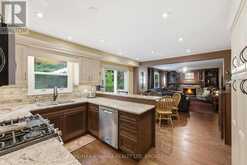 9 BEECHNUT COURT | Fonthill Ontario | Slide Image Ten