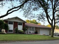 8842 ROOSEVELT STREET Niagara Falls Ontario, L2G 7A2