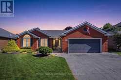 81 SANDRA DRIVE | Pelham Ontario | Slide Image One