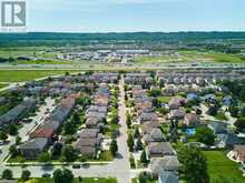 15 CREANONA BOULEVARD | Hamilton Ontario | Slide Image Three