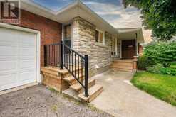 15 SPRINGBANK DRIVE | St. Catharines Ontario | Slide Image Two