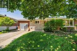 15 SPRINGBANK DRIVE | St. Catharines Ontario | Slide Image Three