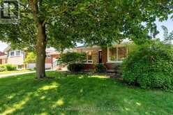 15 SPRINGBANK DRIVE | St. Catharines Ontario | Slide Image Four