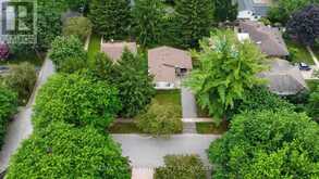 3 FALLINGBROOK DRIVE | Fonthill Ontario | Slide Image Two