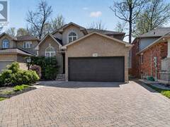 734 BRIGADOON DRIVE Hamilton Ontario, L9C 7S2