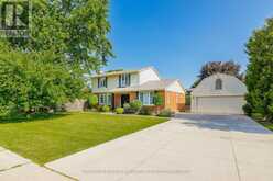 212 LIVINGSTON AVENUE | Grimsby Ontario | Slide Image Two