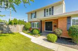 212 LIVINGSTON AVENUE | Grimsby Ontario | Slide Image Four