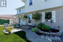 6477 MALIBU DRIVE | Niagara Falls Ontario | Slide Image Four
