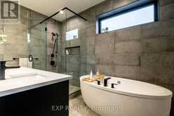 8889 ANGIE DRIVE | Niagara Falls Ontario | Slide Image Seven